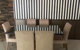 AP de FUNDOS em CONDOMINIO BEIRA MAR com GARAGEM, WIFI e TV a CABO